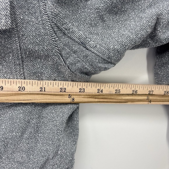 Duluth Trading Shirt Mens L Gray Relaxed Fit Long Sleeve Button Down Outdoor - Picture 8 of 9